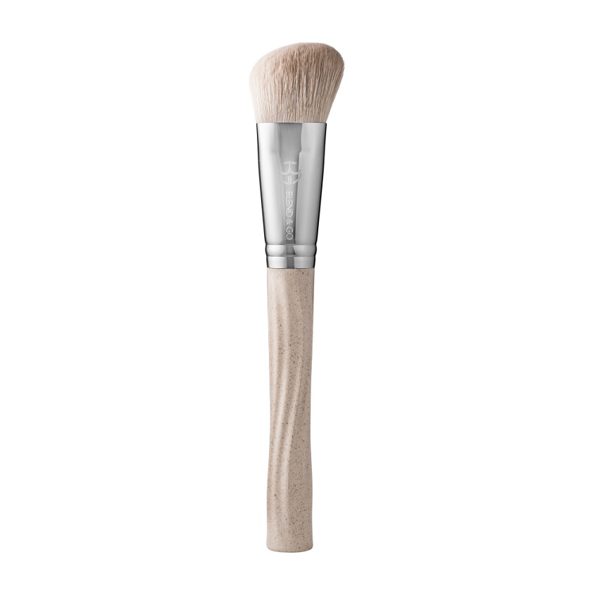 Vegan bamboo brush Скошенная Кисть для контуринга, румян, хайлайтера F621b